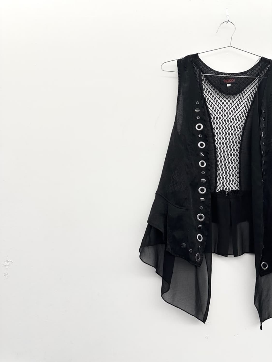 Punching silhouette vest / black 상품이미지5
