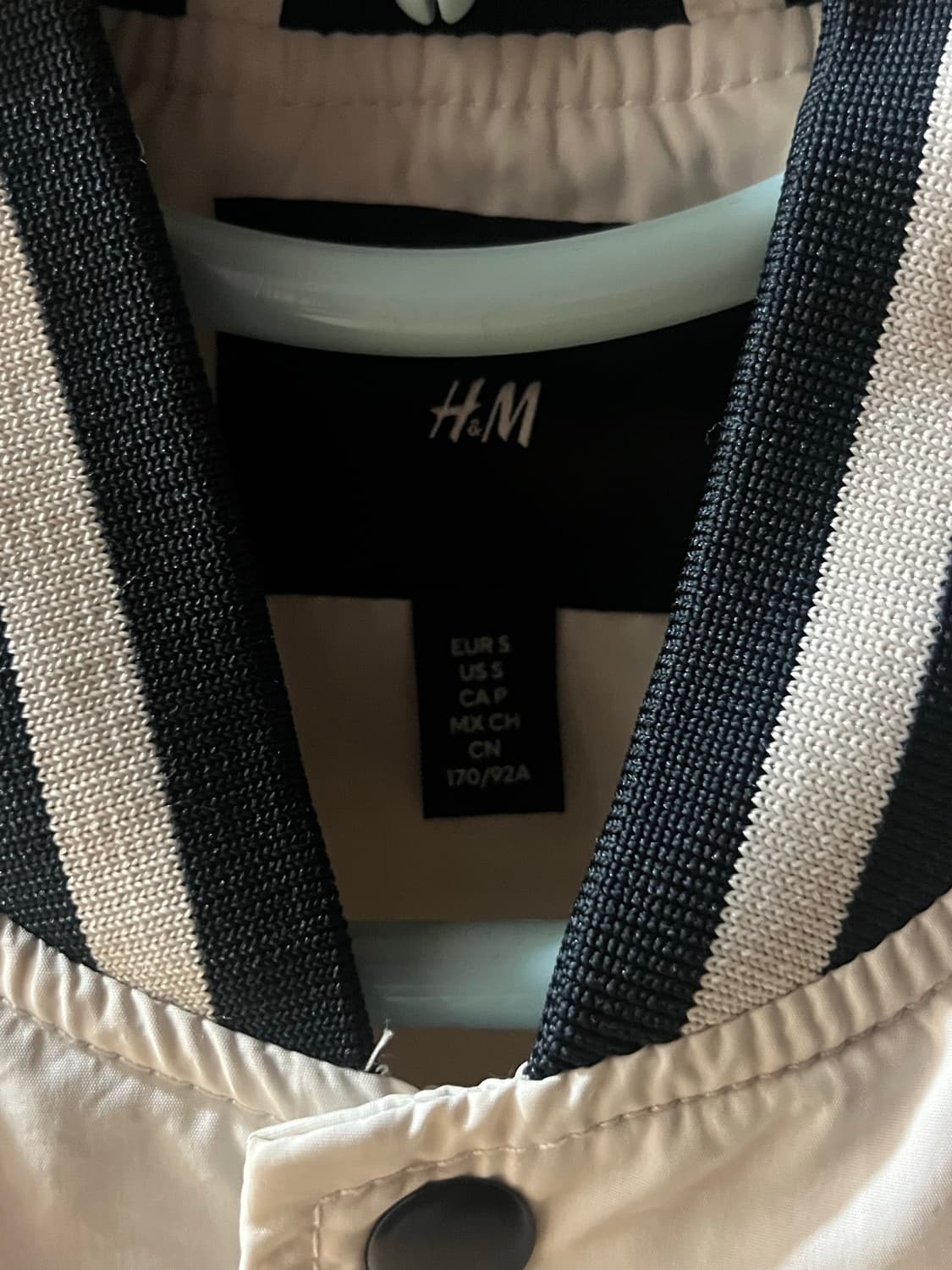 H&M 나일론 바시티 자켓 상품이미지2