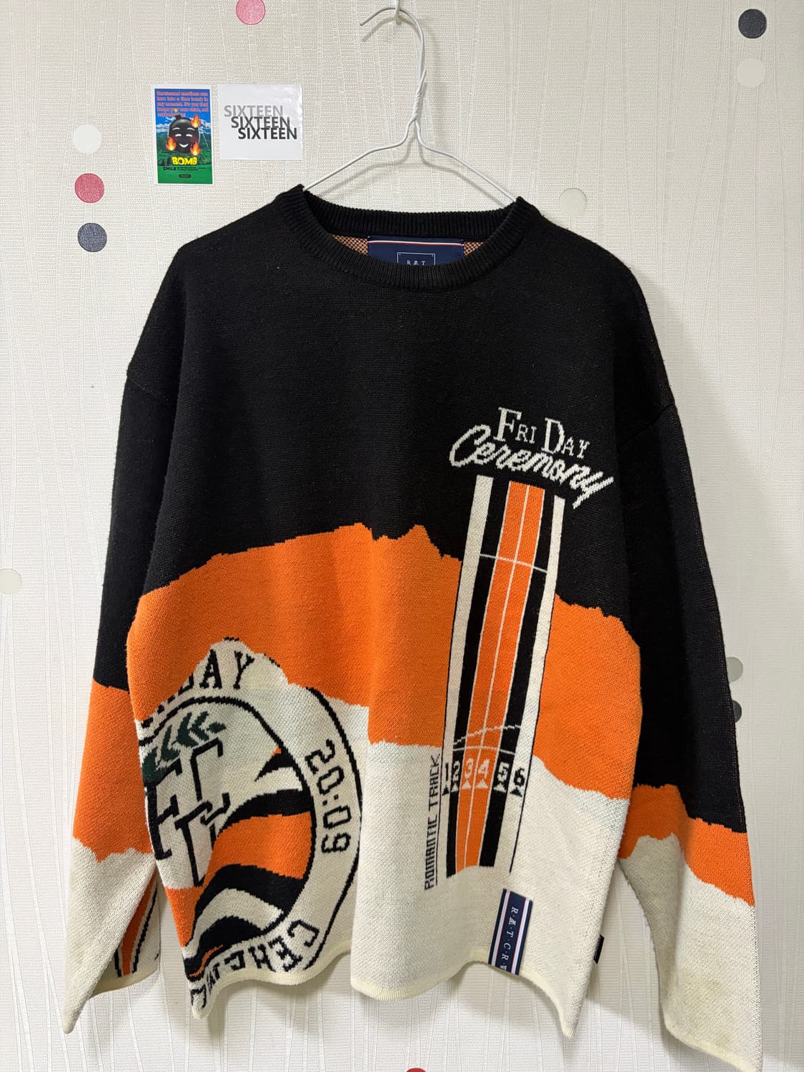 로맨틱크라운 패턴 니트 M 상품이미지1