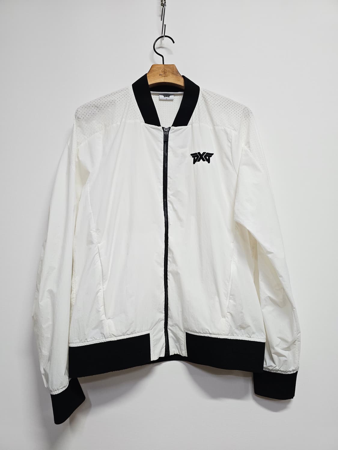 PXG 화이트 봄버 자켓 상품이미지1