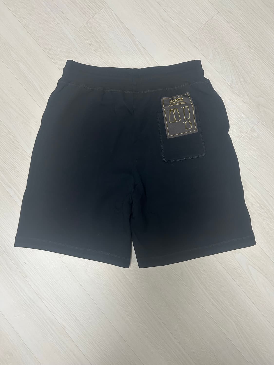 루이비통 인사이드아웃포켓 면반바지 상품이미지1