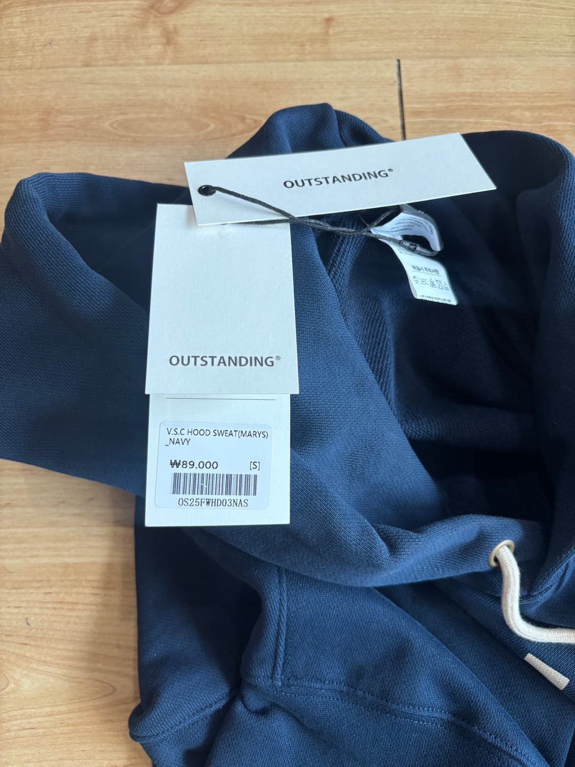 후드티 아직 택도 안 뜯고 안 입은 새상품 팔아요 핏 이쁘게 나옵니다 상품이미지1