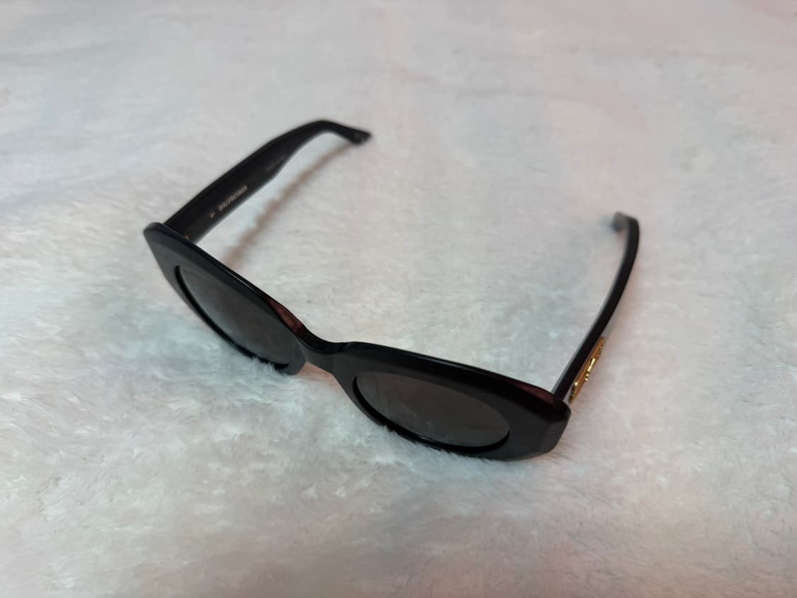 발렌시아가 선글라스 판매합니다. 상품이미지1