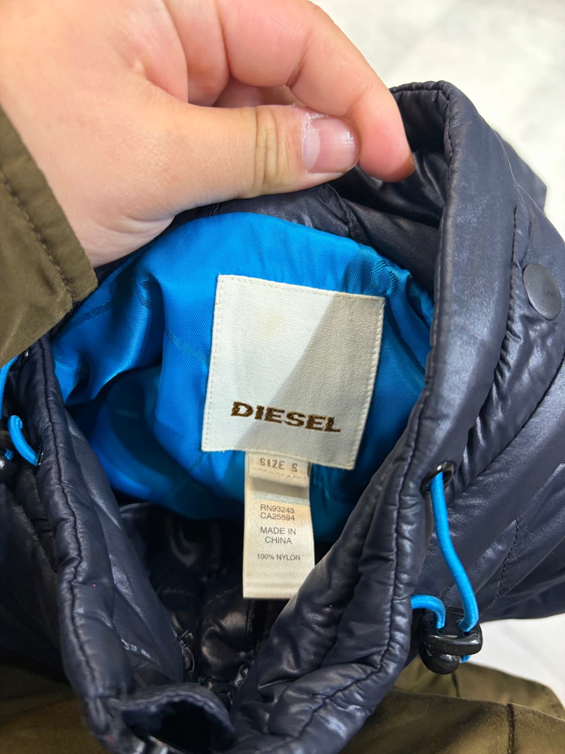 Diesel 디젤 로고 나일론 다운 패딩 상품이미지5