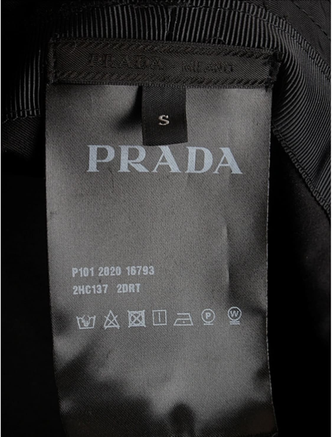 프라다 리 나일론 버킷 햇 상품이미지4