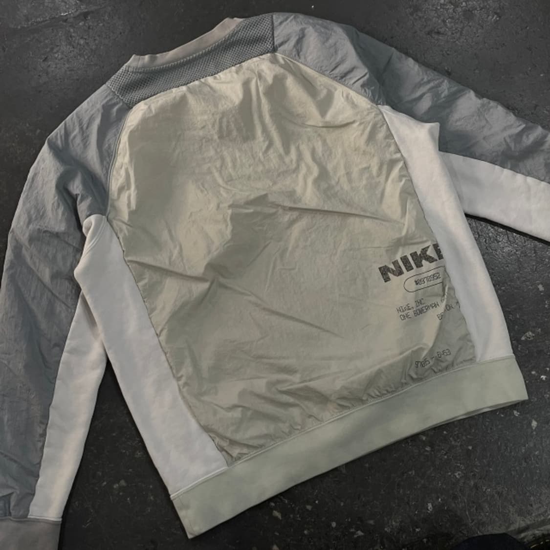 100 나이키 나일론 맨투맨 상품이미지5
