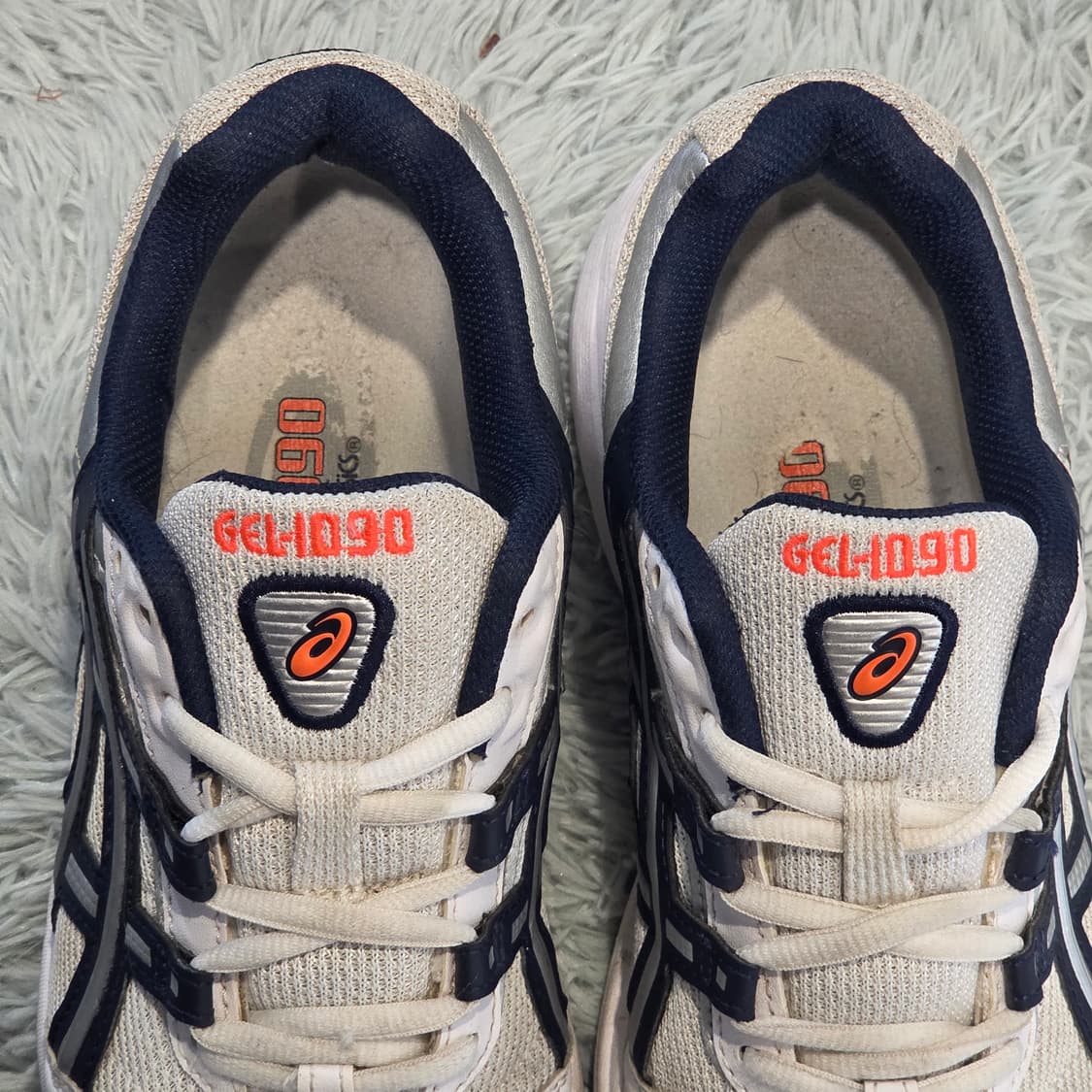 7q-6:아식스 젤 1090 화이트 네이비 러닝 스니커즈 (24.5cm) 상품이미지6
