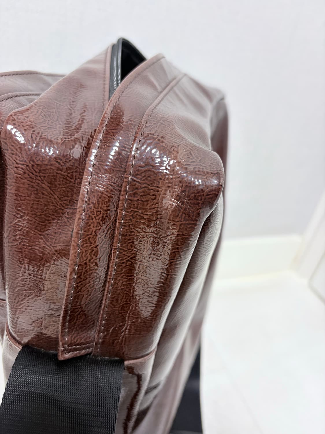 레귤라 코팅 크로스백 상품이미지6