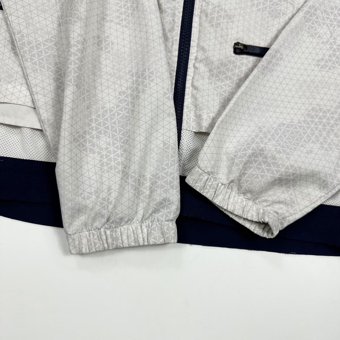 데상트 트레이닝 풀 오버 바람막이 자켓 (M) 상품이미지4