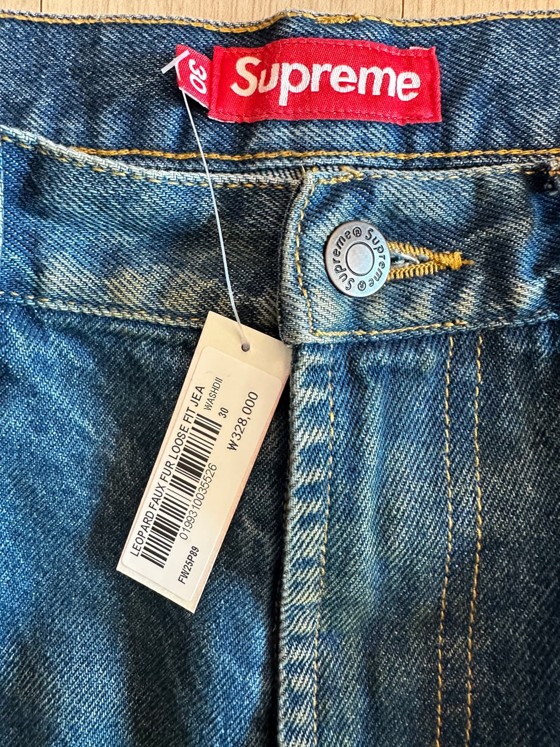 25FW  슈프림 레오파드 포우 퍼 루즈 핏 진 워시드 인디고 상품이미지4