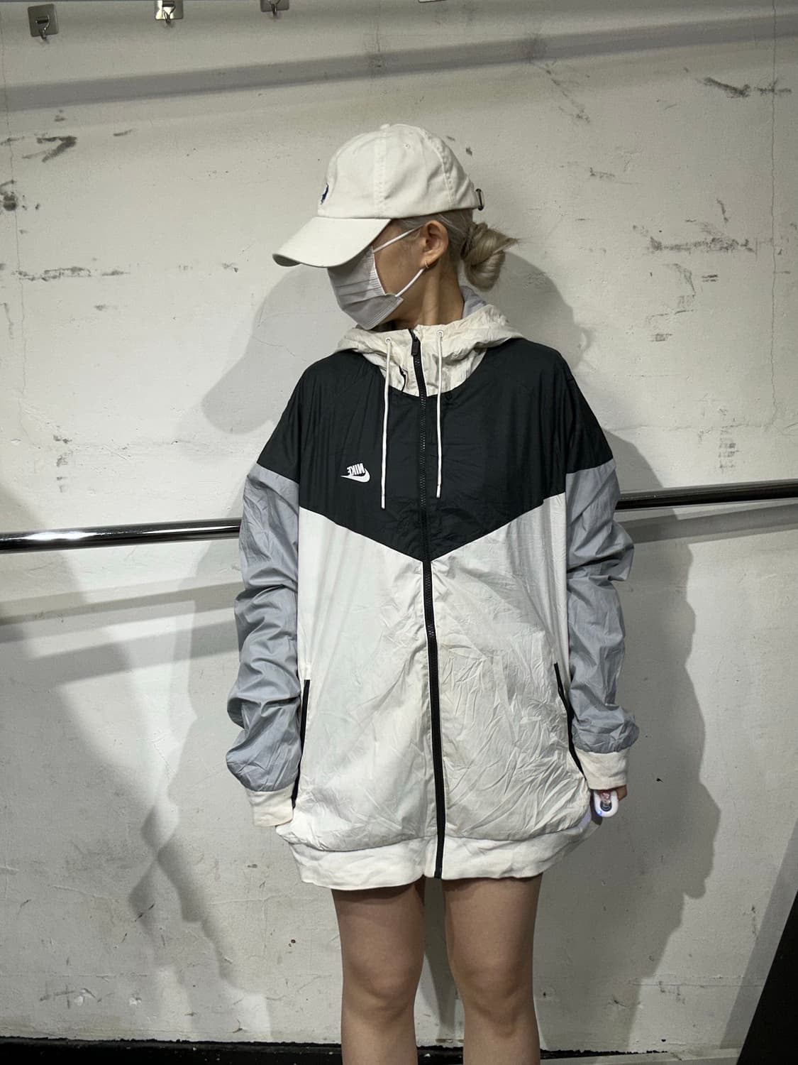 나이키 아이보리 그레이 윈드러너 런닝 후드 오버핏 바람막이 자켓 XL 상품이미지2