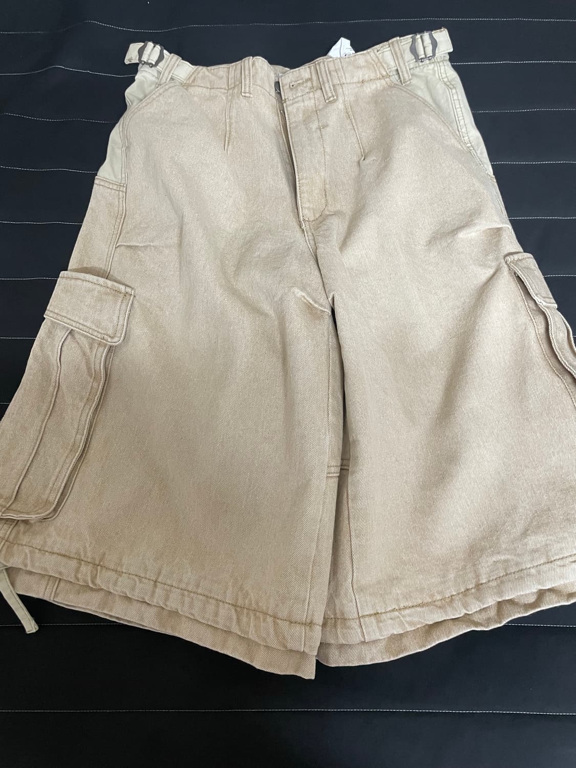 LAYERED BACK CARGO SHORTS (BEIGE) 상품이미지3