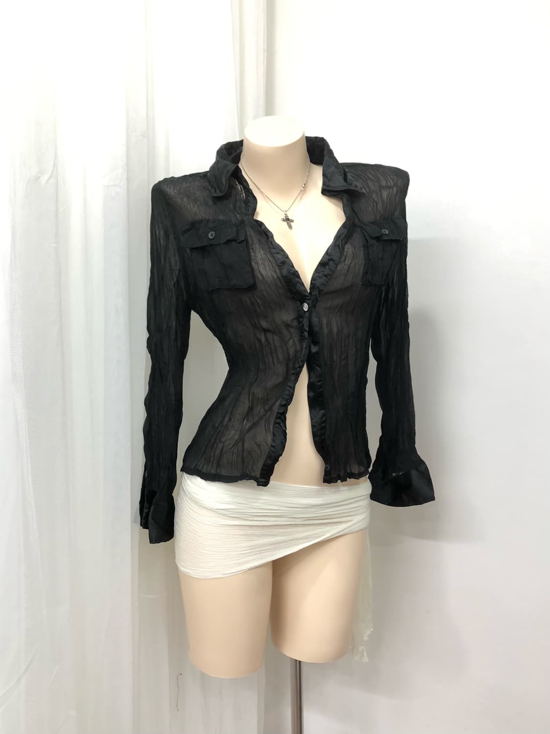 sheer glitter black  one botton blouse 상품이미지1