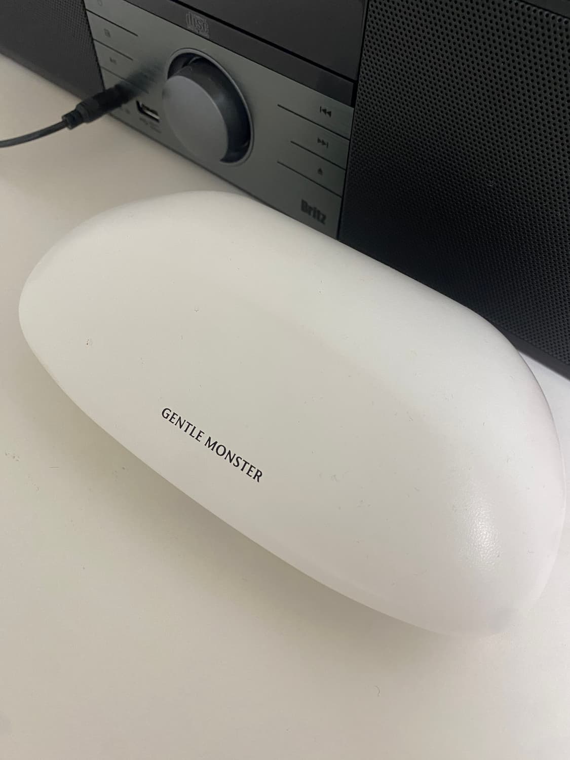 젠틀몬스터 오아01 (구성품 안경케이스만) 상품이미지4