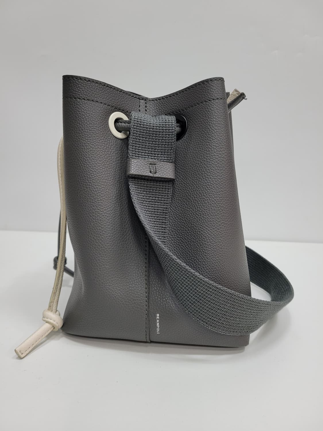 BEAN POLE 빈폴 에쉬 뉴 포레 스몰 버킷백
 상품이미지3