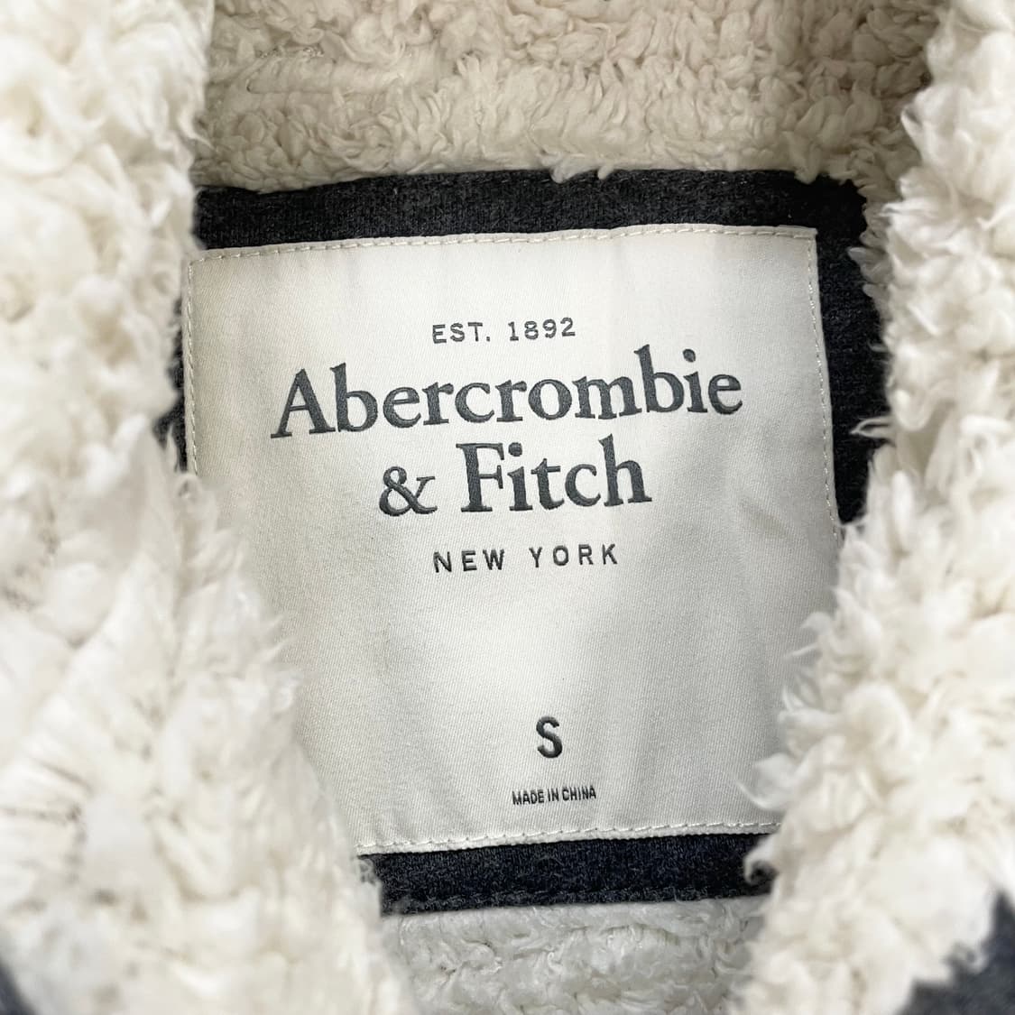 아베크롬비 아치 로고 양털 후드집업 그레이 상품이미지4