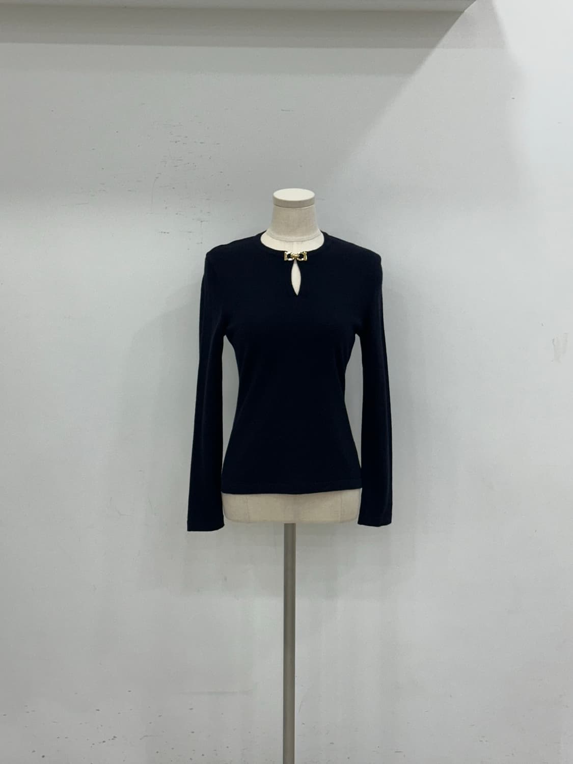 페레가모 간치니 버진울 니트 상품이미지1