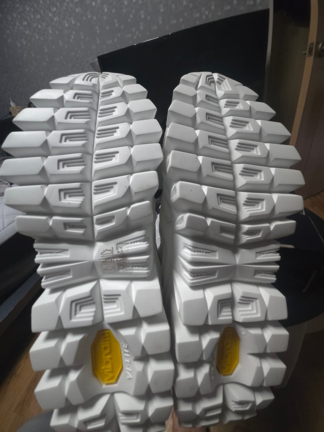 [새제품]] 판토폴라 도로 비브람 솔 볼 텅 스니커즈 (풀박스) /270 상품이미지6