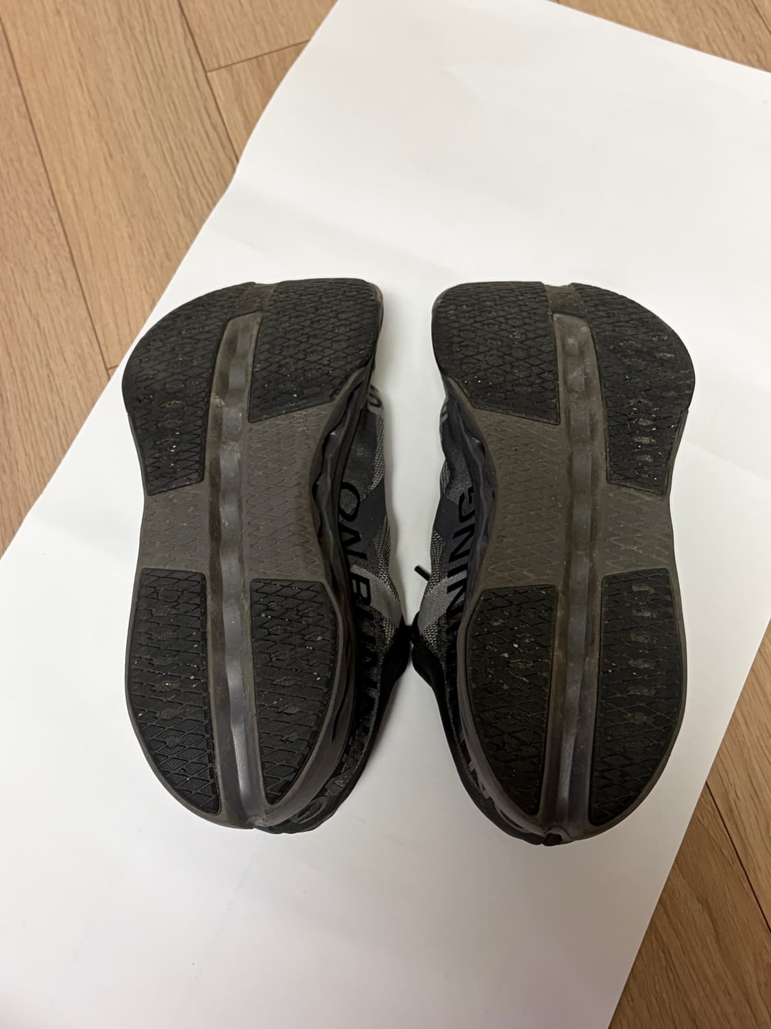 [270/오늘만할인] 온러닝 클라우드서퍼 넥스트 블랙 이클립스 운동화 상품이미지4