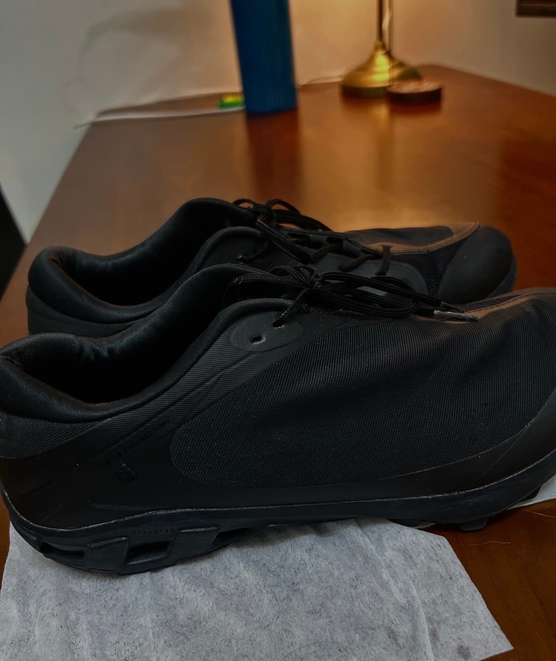 온 러닝 X 포스트 아카이브팩션 클라우드벤쳐 피크 올 블랙 상품이미지3