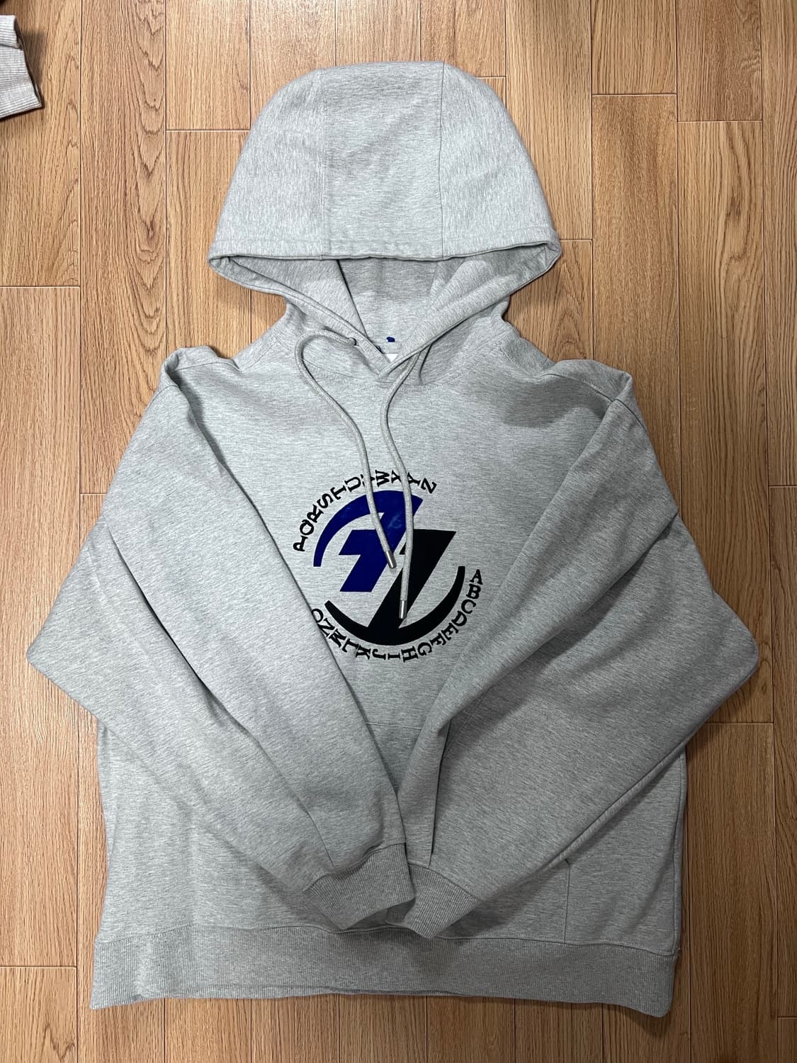 자라 x 아더에러 자수 후드 스웨트셔츠 그레이 상품이미지1