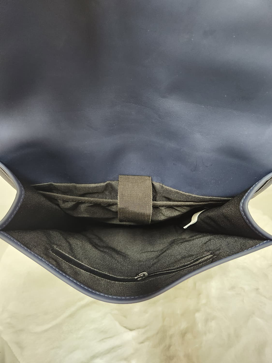 레인스 롤탑 백팩 네이비 상품이미지5