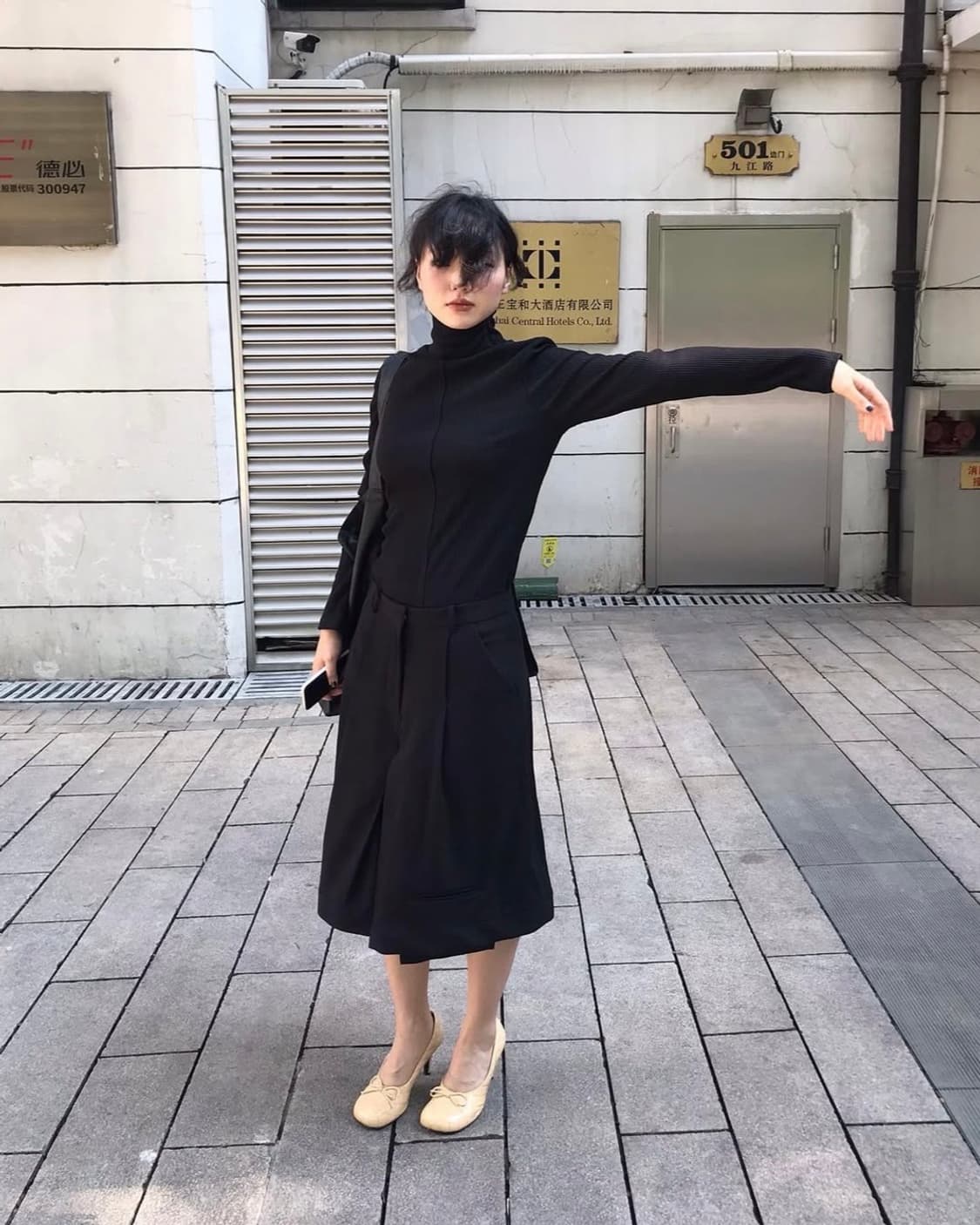 에옹쓰 터틀넥 탑 (navy) 상품이미지1