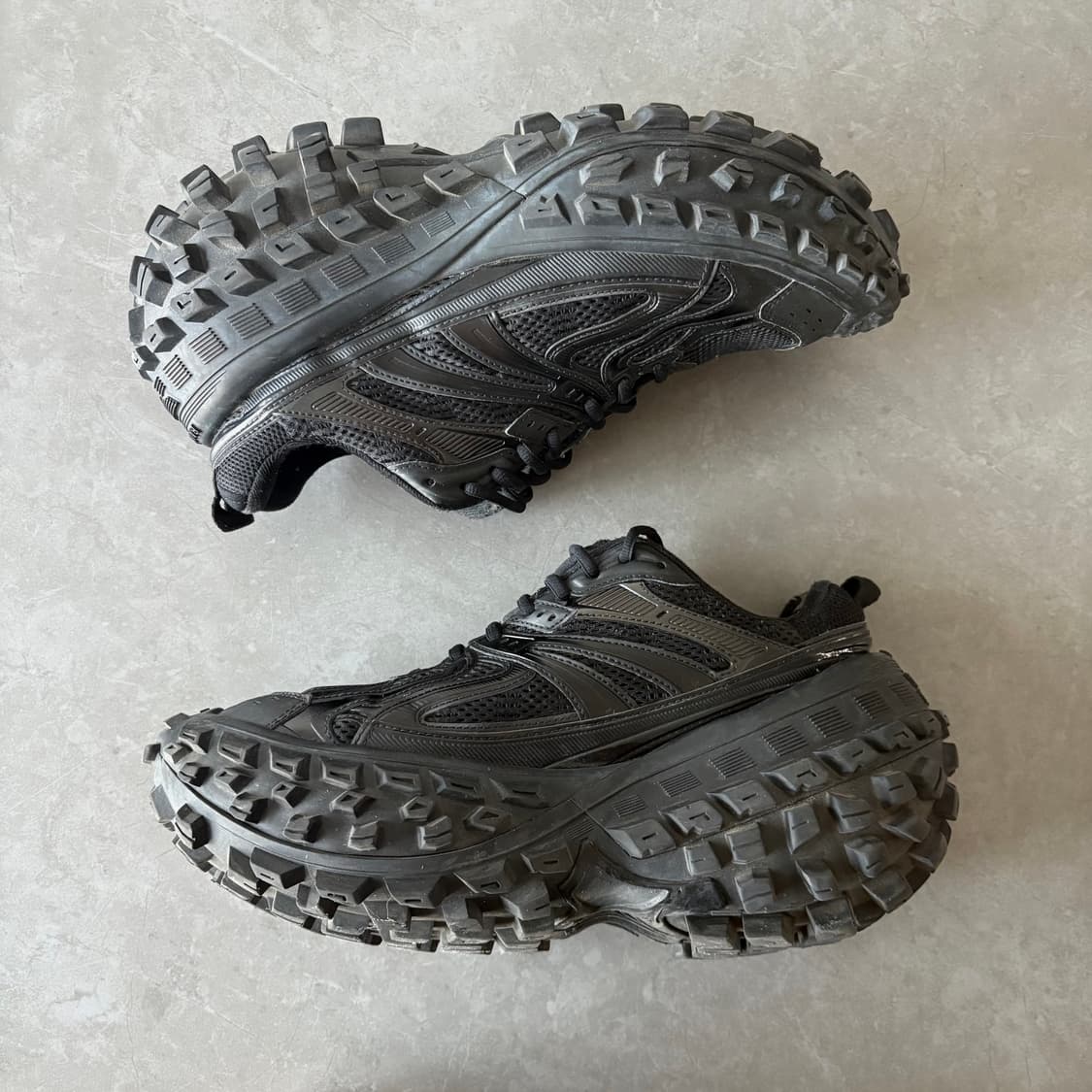 발렌시아가 디펜더 43 상품이미지1