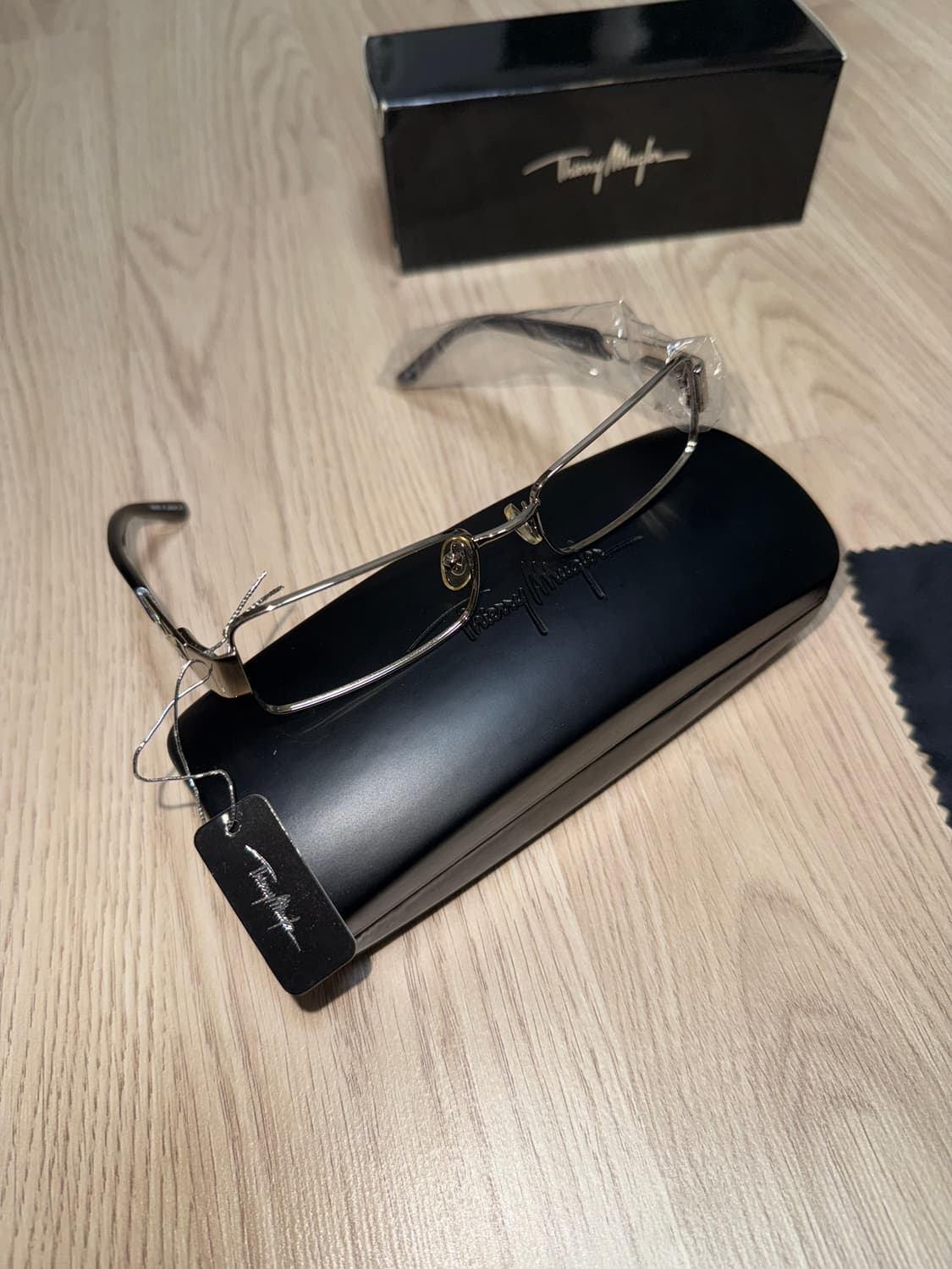 Mugler 뮈글러 실버 스퀘어 긱시크 안경테 상품이미지7