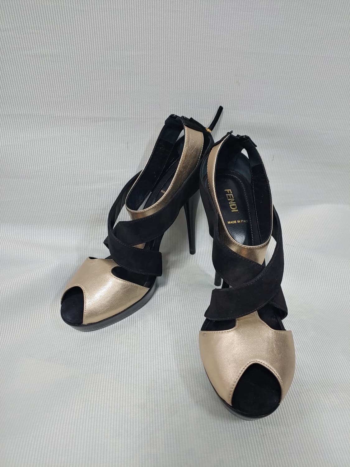 펜디 블랙/골드 오픈토 하이힐 샌들 EU40 상품이미지1