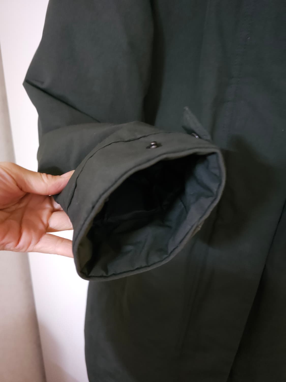 스케쳐스 구스다운  라쿤퍼  롱패딩 카키 상품이미지3