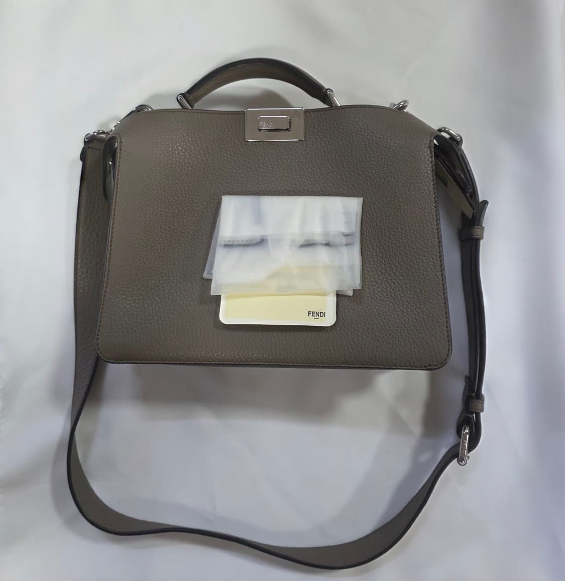 팬디 피카부 숄더 백 상품이미지2