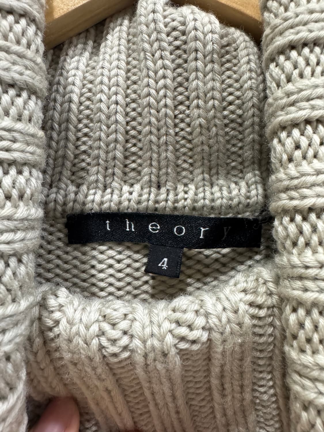 Theory 터틀넥 니트 베이지 4사이즈 상품이미지4
