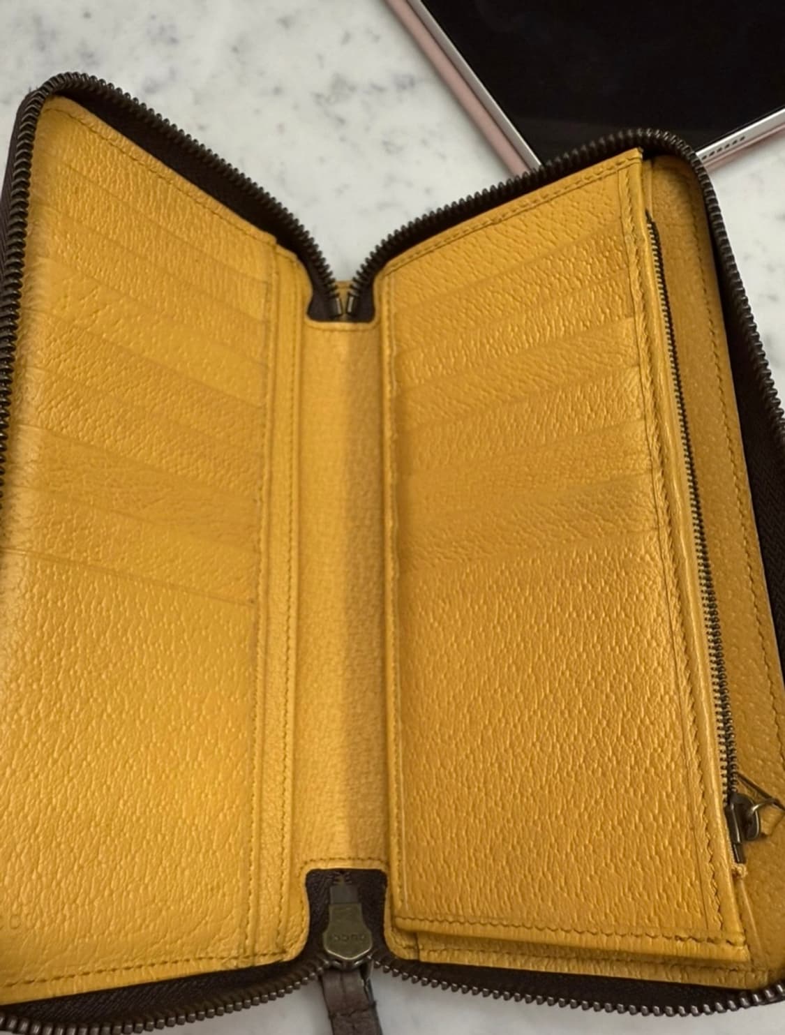 구찌 장지갑 네오 빈티지 동전 장지갑팝니다. 상품이미지3