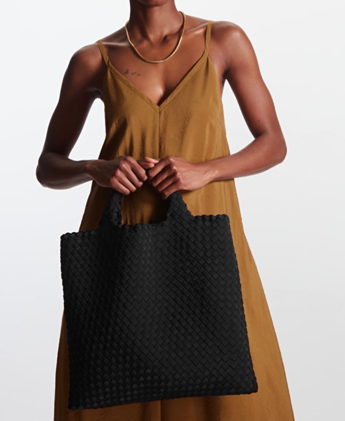 코스 브레이드 위빙 토트백 상품이미지2