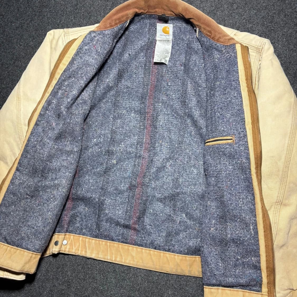 칼하트 J01 빈티지 디트로이트 자켓 브라운 상품이미지5