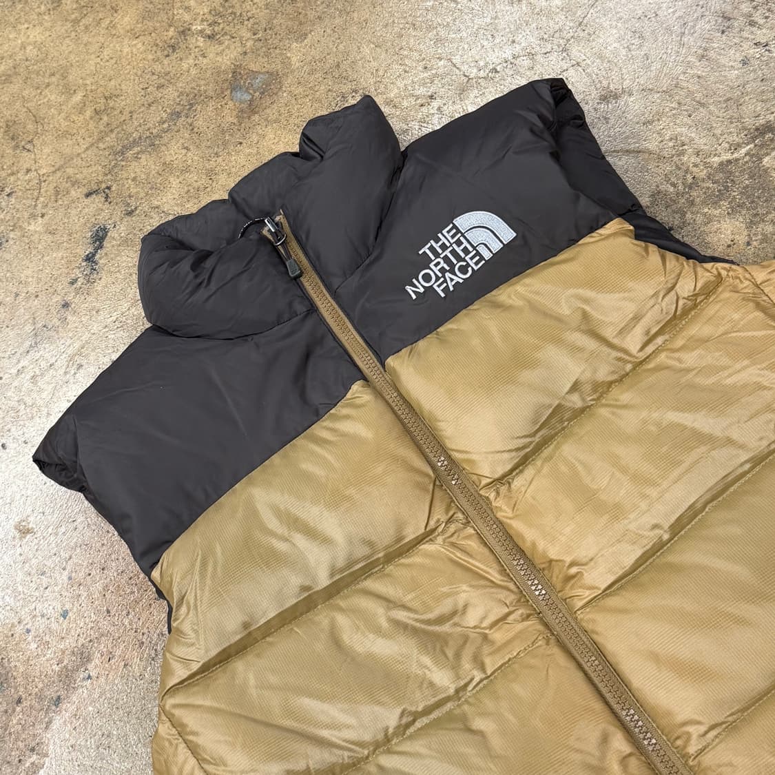 노스페이스 베이지 브라운 패딩 조끼 85 상품이미지1