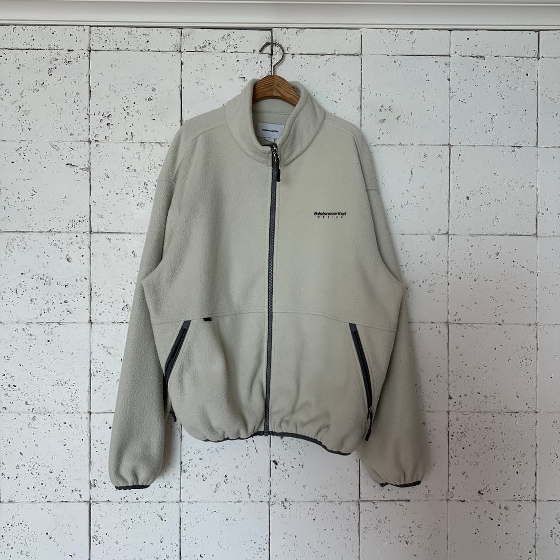 L 디스이즈네버댓 플리스 자켓 상품이미지1