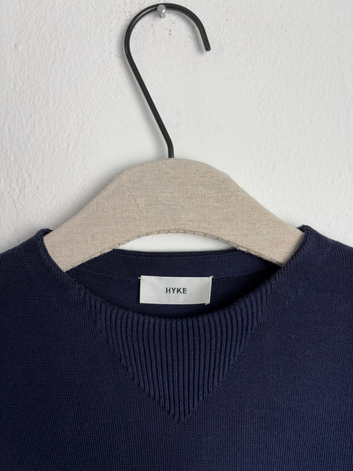 HYKE Navy Silk & Cotton knit T-shirt 상품이미지2