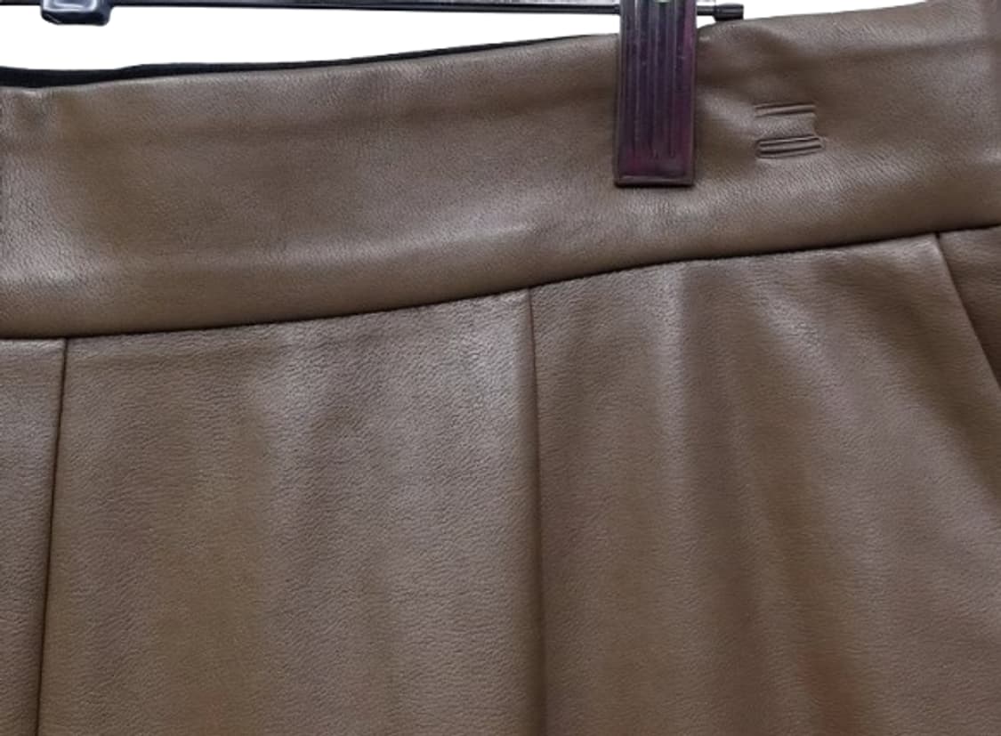한섬 래트바이티 페이크레더 슬립 팬츠 28

 상품이미지4