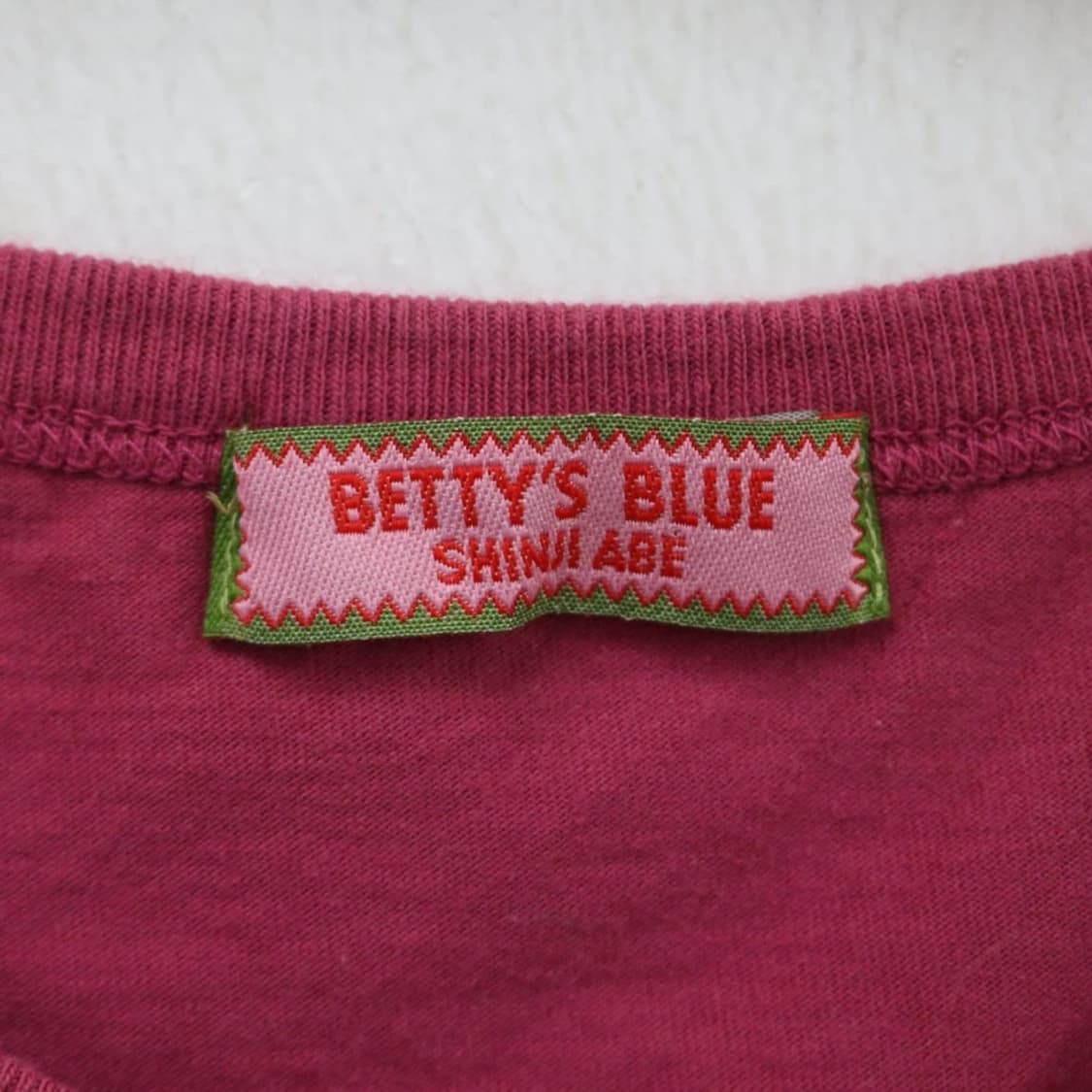 Betty's Blue Shinji Abe 키치 y2k 슬리브리스 상품이미지7