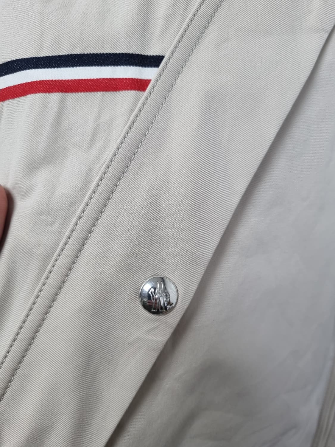 [4/23년/정품] 몽클레어 호시 바람막이 자켓 베이지 상품이미지4