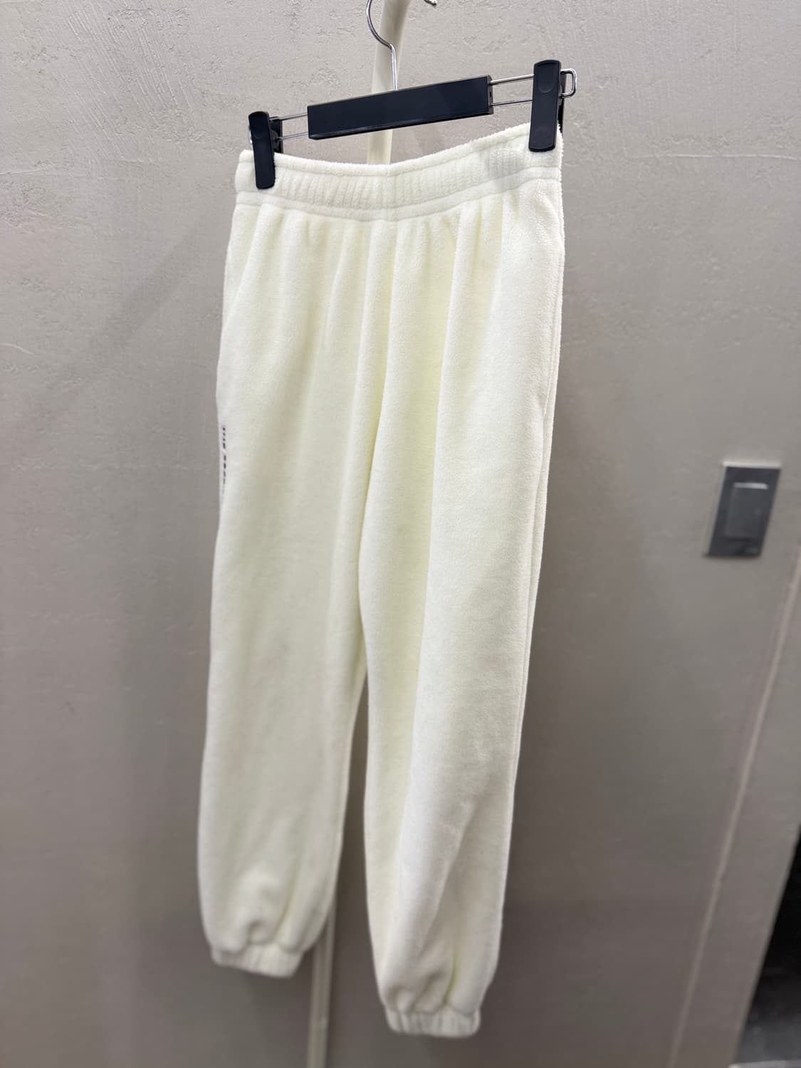 배드블러드 아이보리 플리스 조거팬츠 상품이미지2