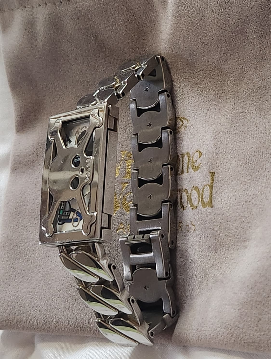 비비안웨스트우드 스컬 트럼프 팔찌 시계 상품이미지4