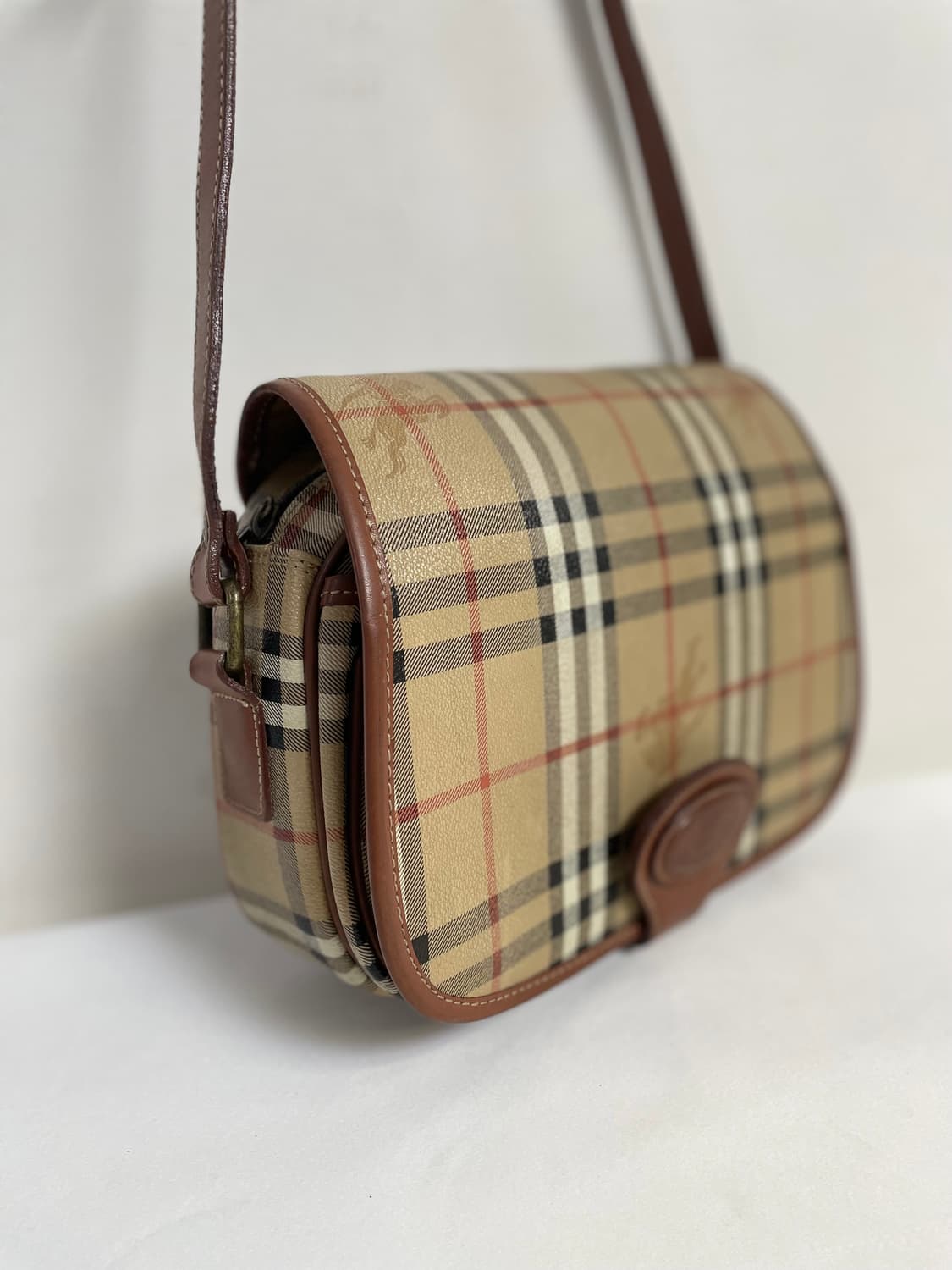 버버리 정품 노바 체크 크로스백 상품이미지3