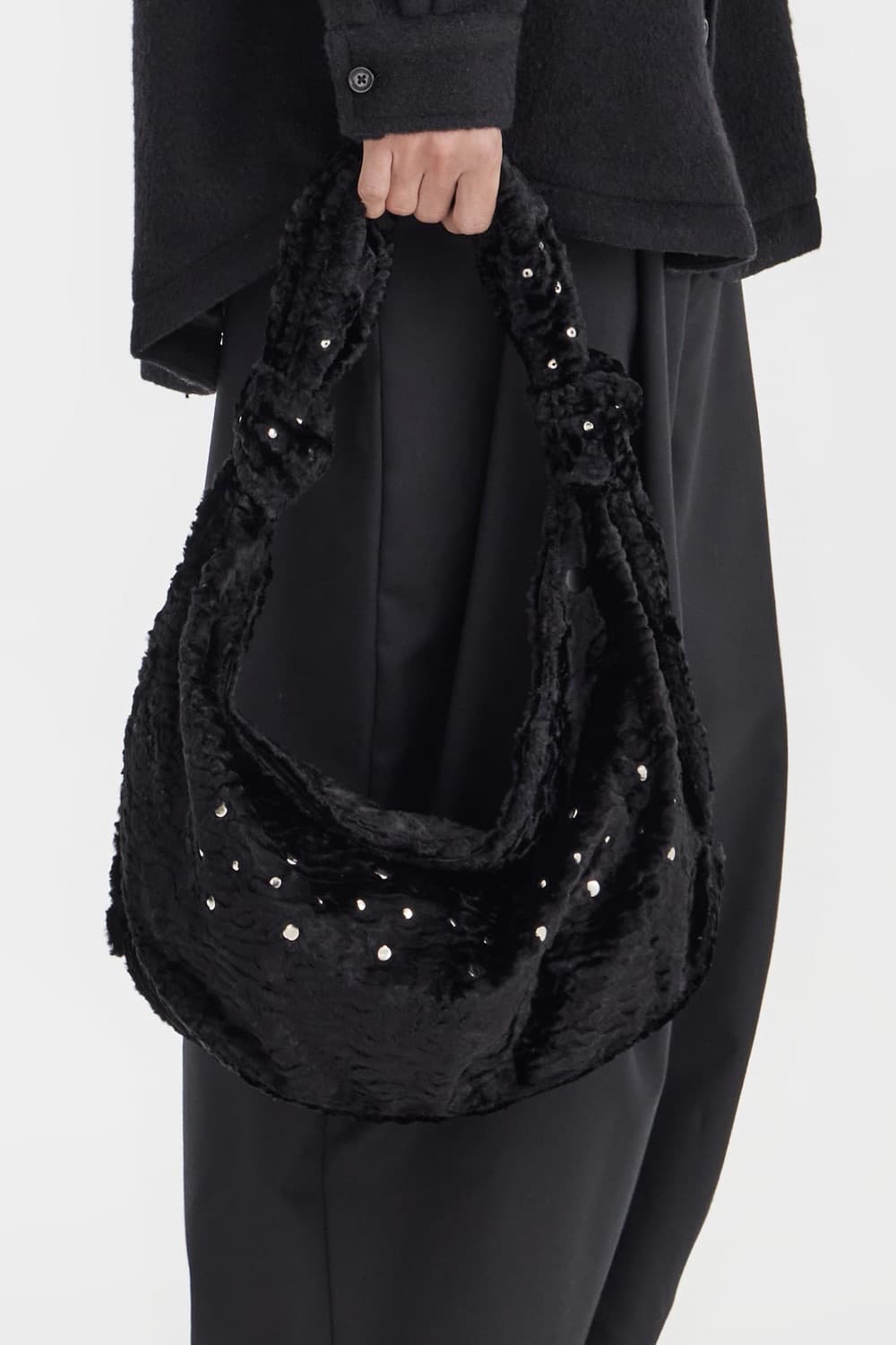 The world is your oyster 스터드 퍼 백  상품이미지1