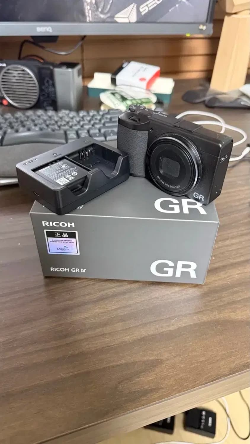 리코 GR4 카메라 ,플래시, 충전기 상품이미지1