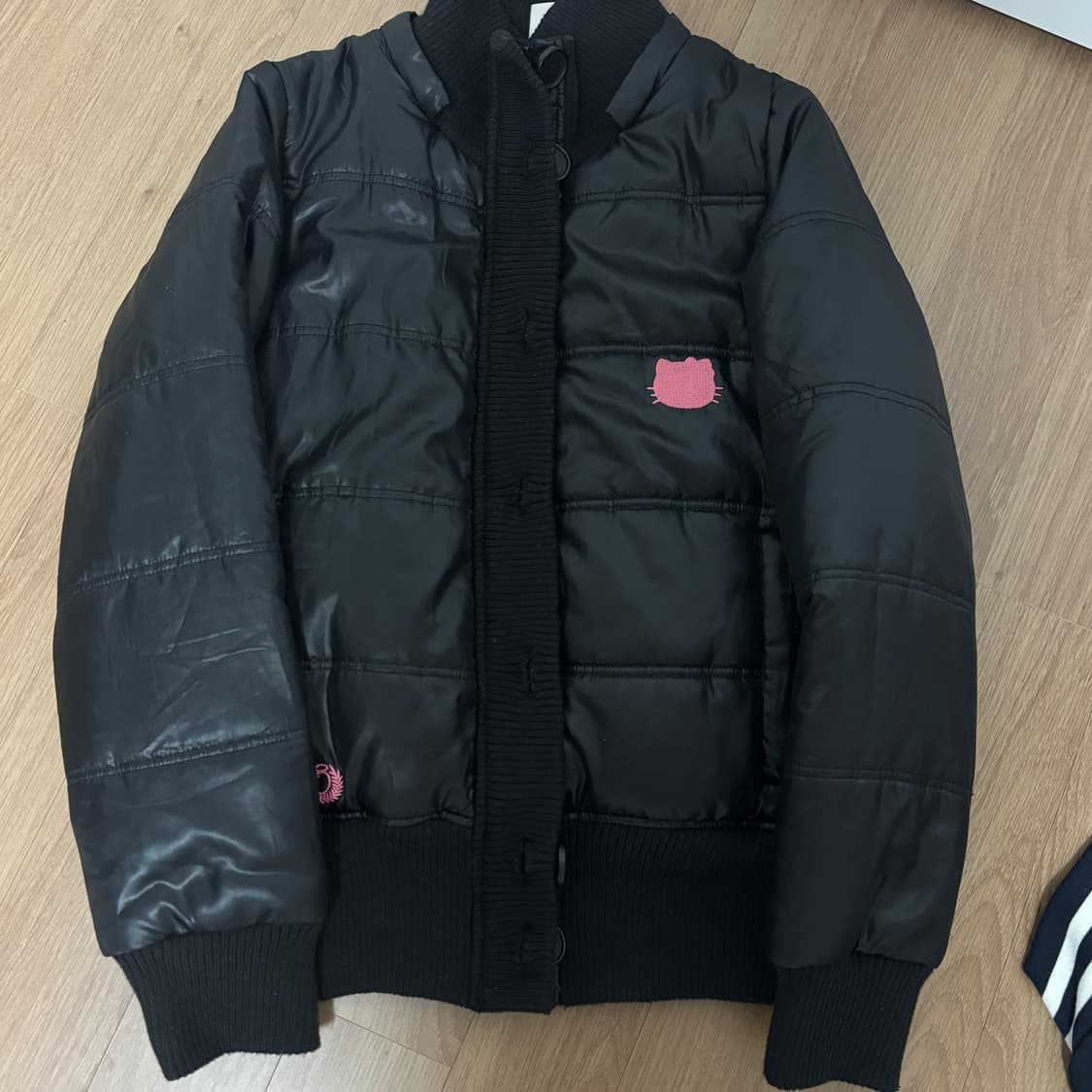 재팬빈티지 산리오 고전키티 헬로키티 갸루 y2k st 블랙 패딩 상품이미지2