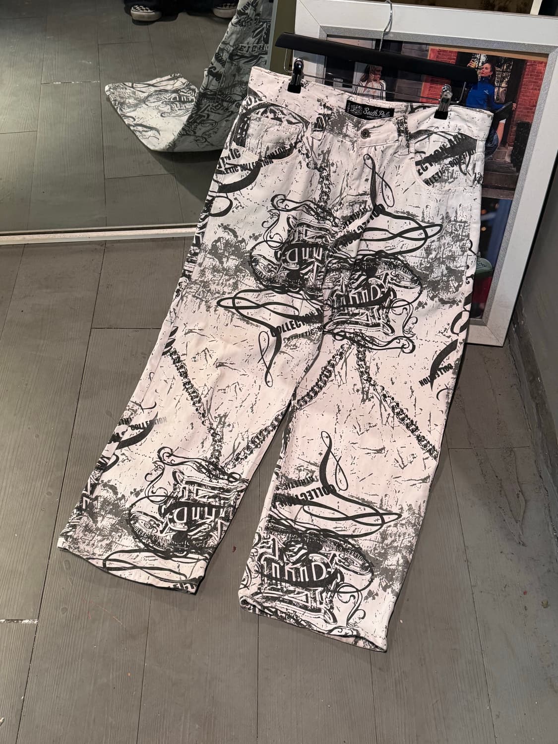 사우스폴 아트 그래픽 루즈핏 화이트 데님팬츠  상품이미지1
