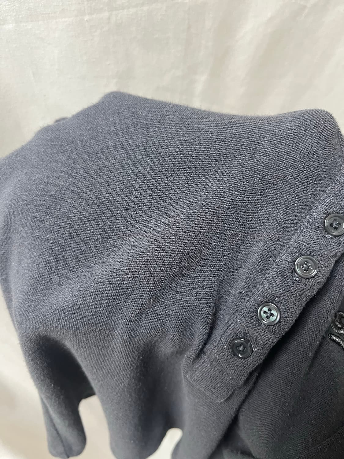 비욘드 소프트 헨리넥 롱슬리브 - 챠콜 상품이미지4